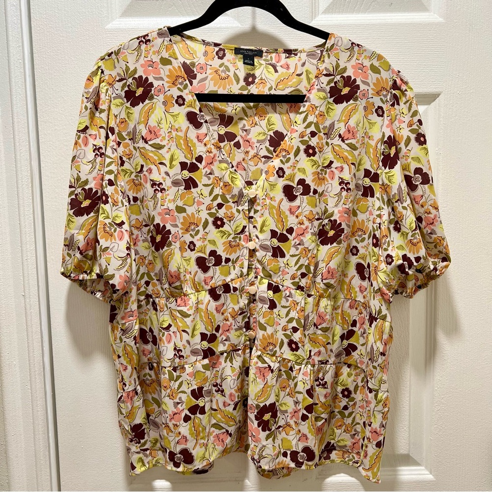 Ann Taylor Factory Multi-Color Floral Tiered Button-Down Blouse - Size Large